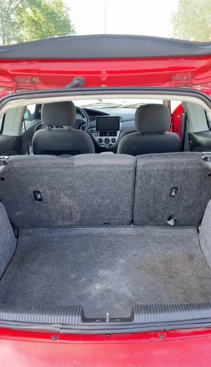2003 Ford Focus 1st Gen - Image 12 of 13