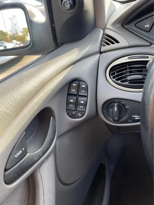 2003 Ford Focus 1st Gen - Image 18 of 18