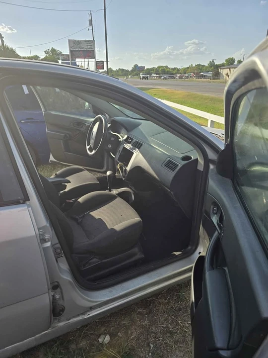 2003 Ford Focus 1st Gen - Image 5 of 16