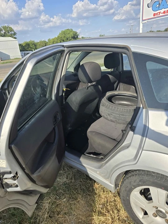 2003 Ford Focus 1st Gen - Image 9 of 16