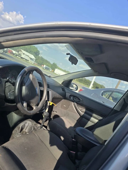 2003 Ford Focus 1st Gen - Image 7 of 16