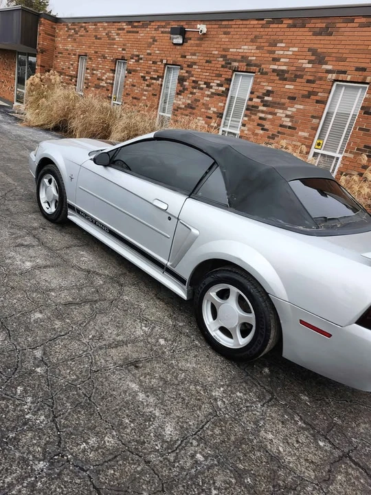 2003 Ford SN95 Mustang - Image 7 of 18