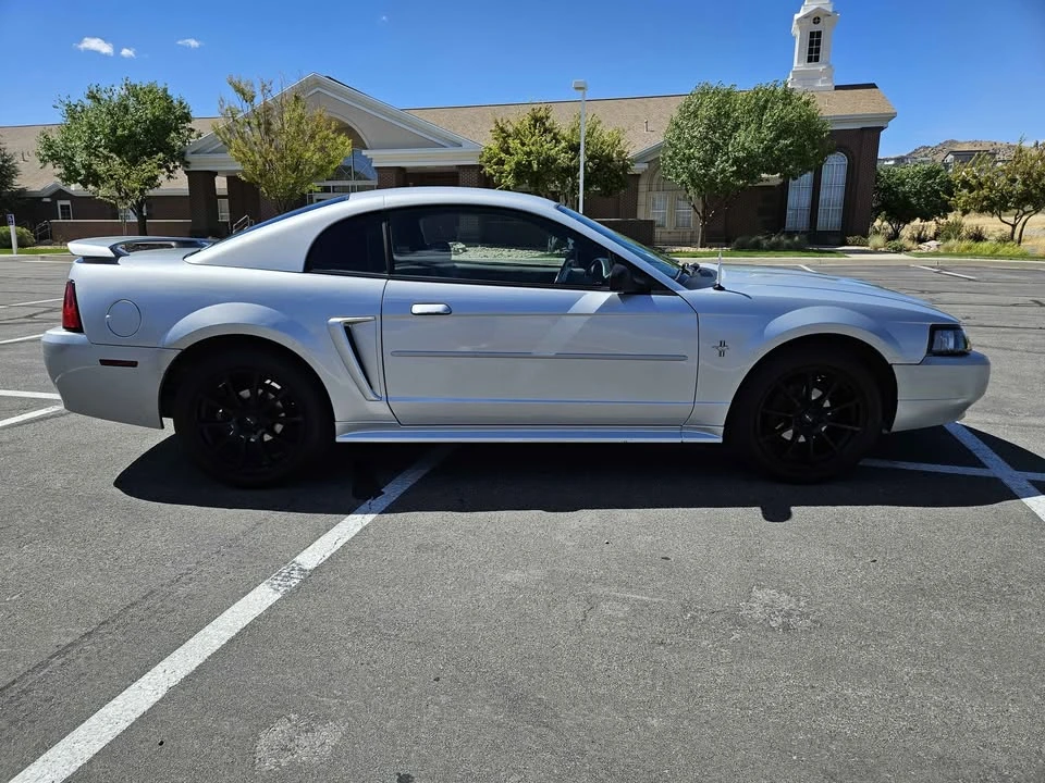 2003 Ford SN95 Mustang - Image 8 of 12