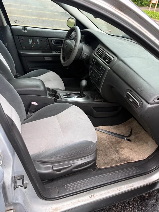 2003 Ford Taurus 4th Gen - Image 7 of 8