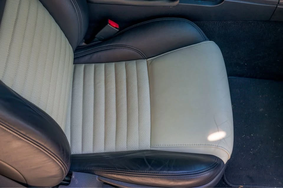 2003 Ford Thunderbird 11th Gen - Image 11 of 18