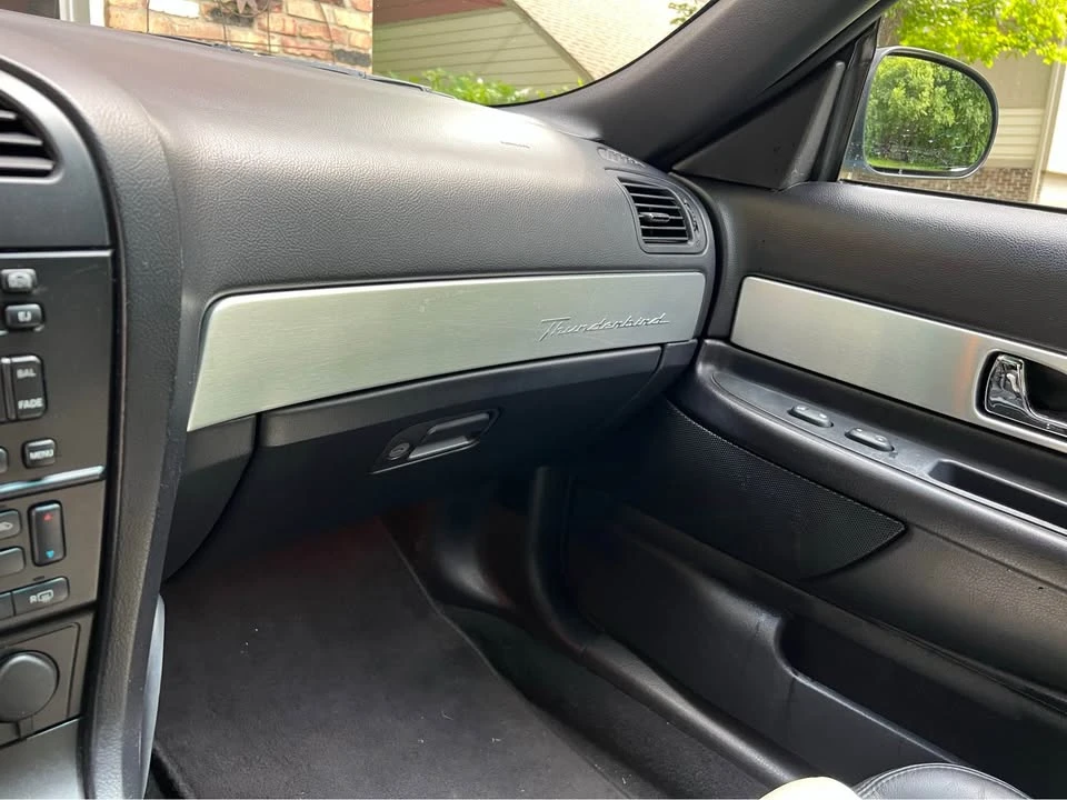 2003 Ford Thunderbird 11th Gen - Image 9 of 18