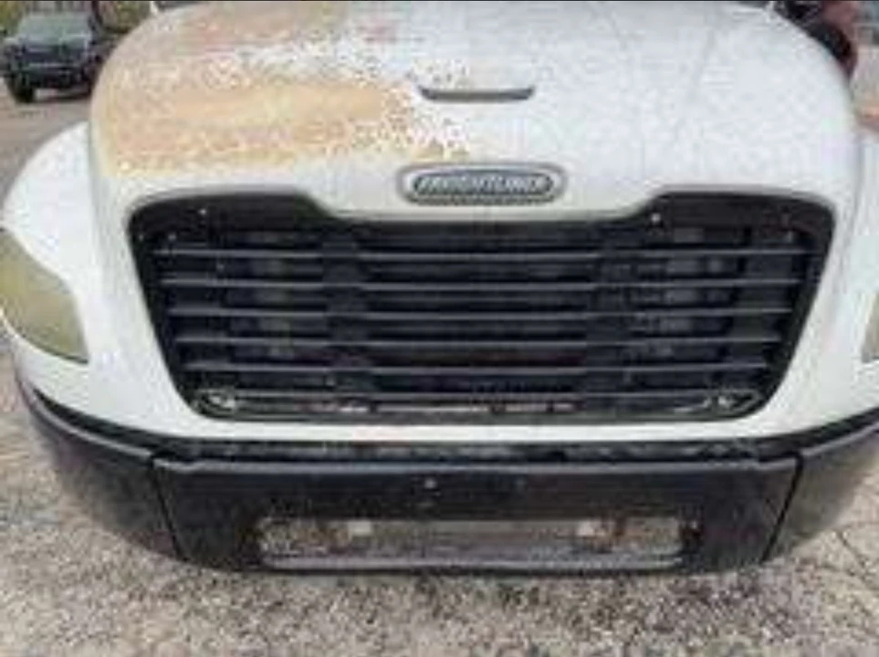 2003 Freightliner - Image 4 of 21
