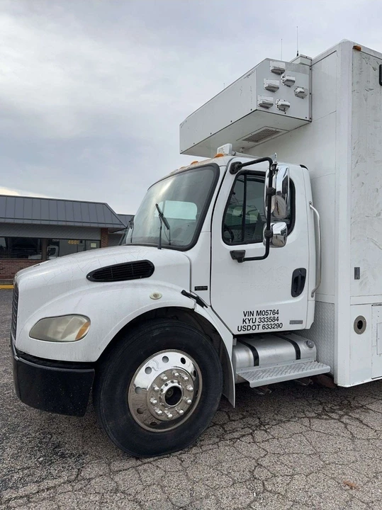 2003 Freightliner - Image 5 of 21