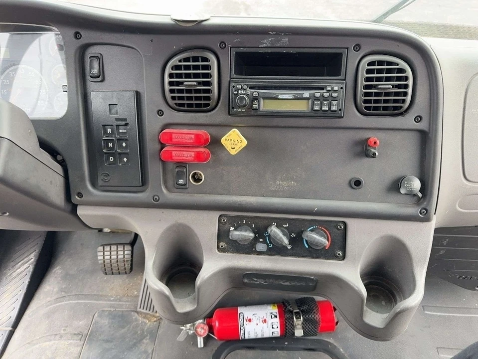 2003 Freightliner - Image 15 of 21