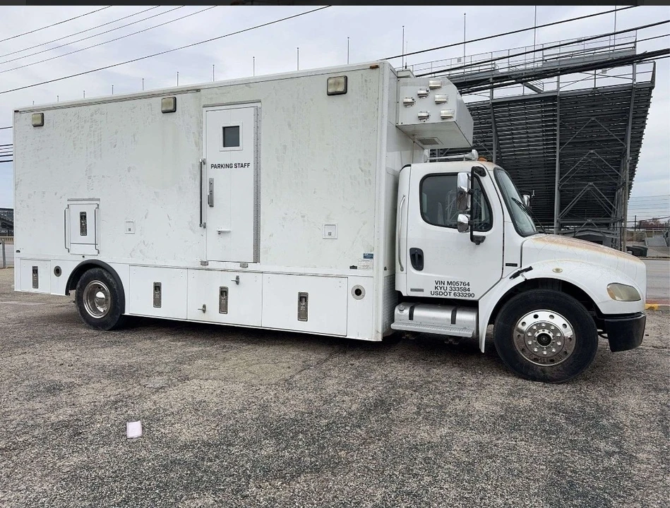 2003 Freightliner - Image 6 of 21