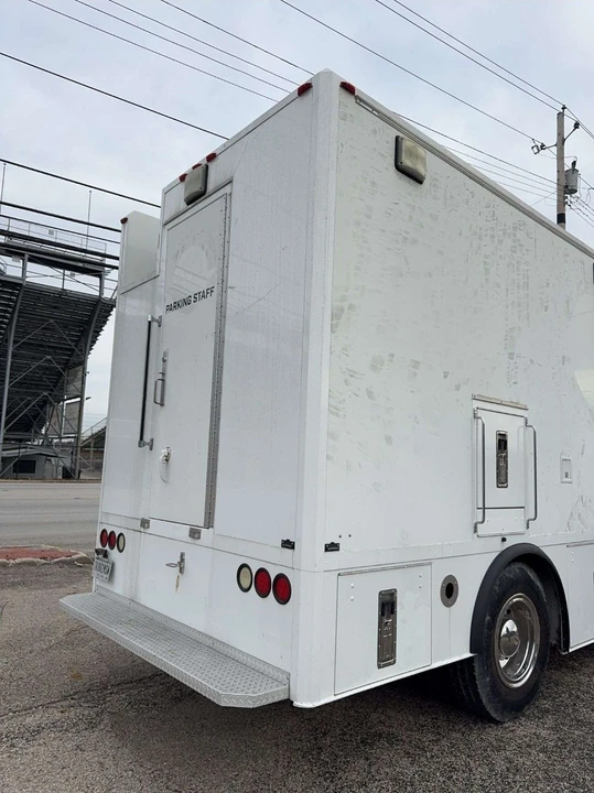 2003 Freightliner - Image 11 of 21