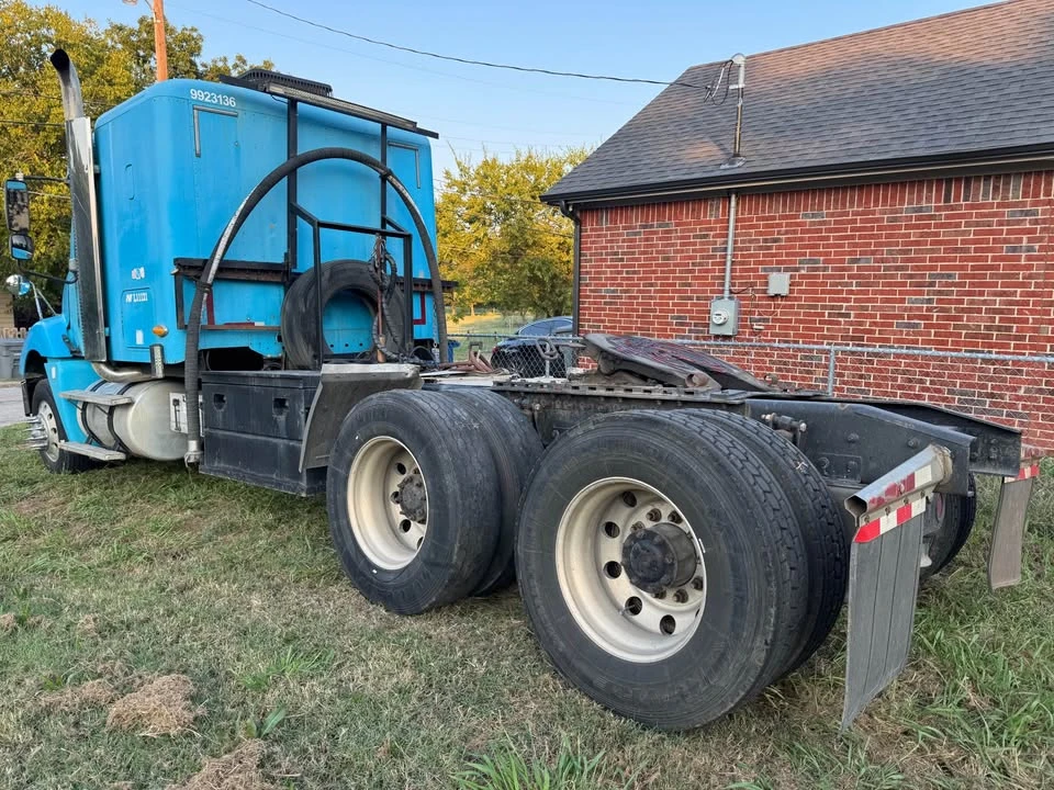 2003 Freightliner - Image 5 of 13
