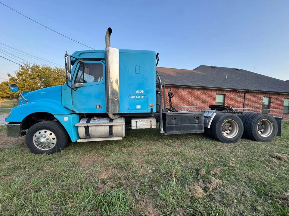 2003 Freightliner - Image 4 of 13