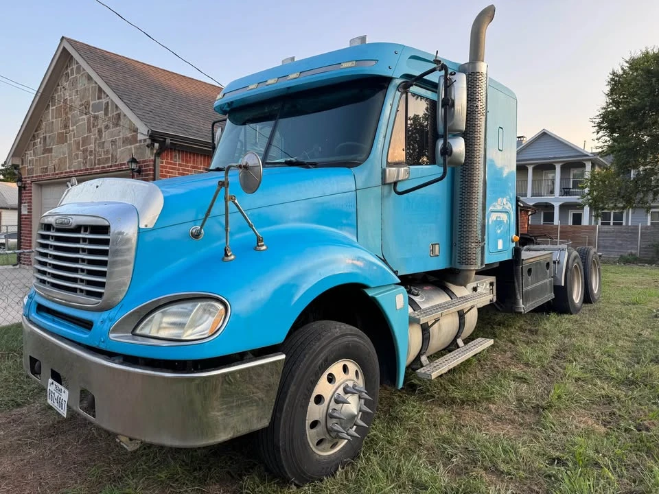 2003 Freightliner - Image 3 of 13