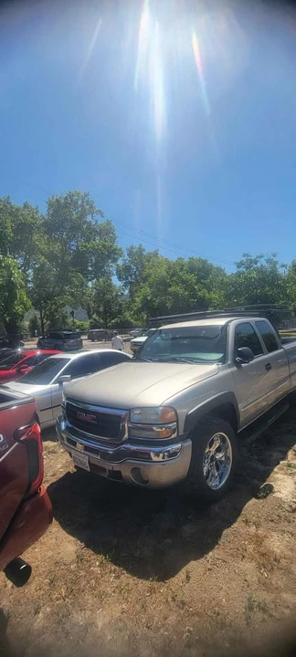2003 GMC Sierra 2nd Gen - Image 4 of 4