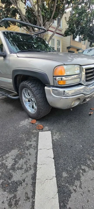 2003 GMC Sierra 2nd Gen - Image 3 of 12