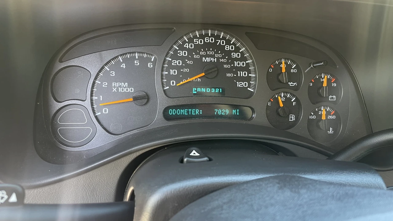 2003 GMC Sierra 2nd Gen - Image 6 of 7