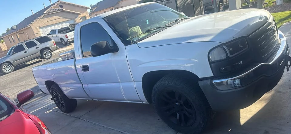 2003 GMC Sierra 2nd Gen - Image 2 of 2
