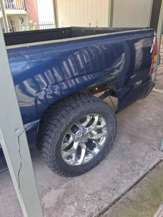 2003 GMC Sierra 2nd Gen - Image 2 of 5