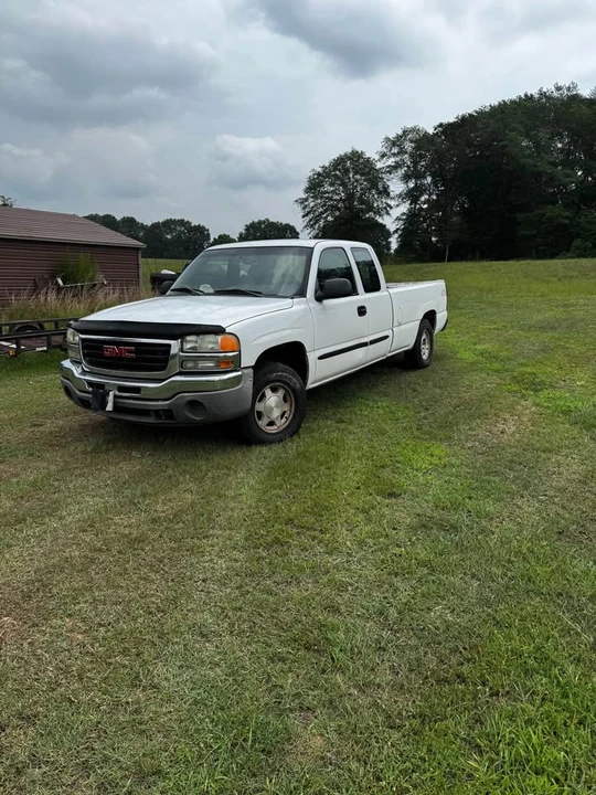 2003 GMC Sierra 2nd Gen - Image 4 of 4