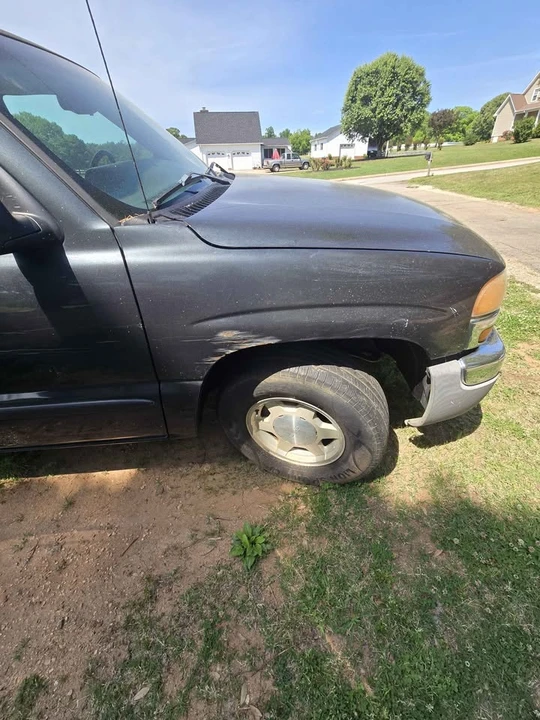 2003 GMC Sierra 2nd Gen - Image 5 of 12