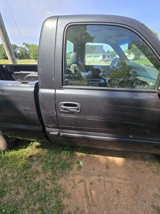 2003 GMC Sierra 2nd Gen - Image 4 of 12