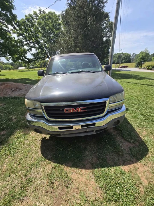 2003 GMC Sierra 2nd Gen - Image 2 of 12