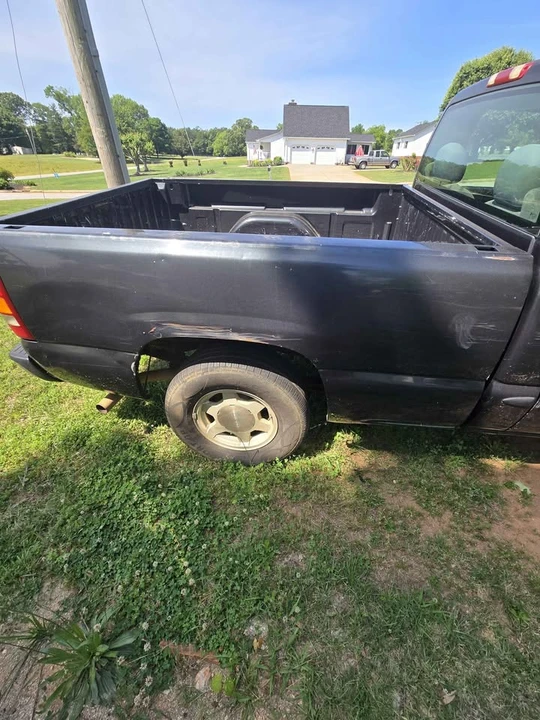 2003 GMC Sierra 2nd Gen - Image 3 of 12