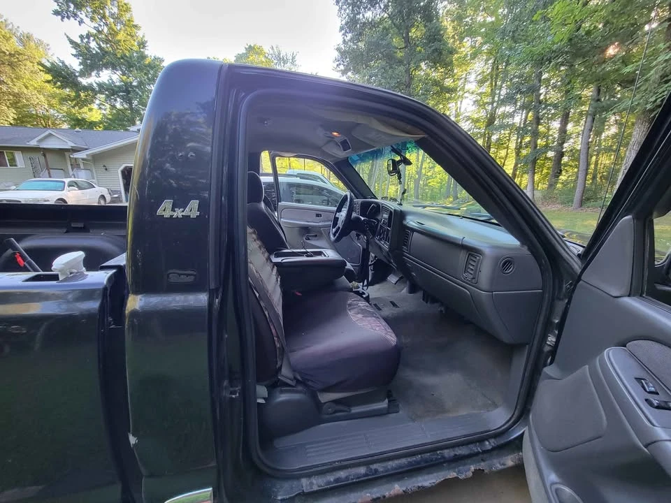 2003 GMC Sierra 2nd Gen - Image 3 of 7