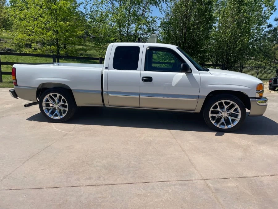 2003 GMC Sierra 2nd Gen - Image 5 of 5