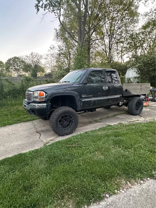 2003 GMC Sierra Heavy Duty 2nd Gen - Image 2 of 4