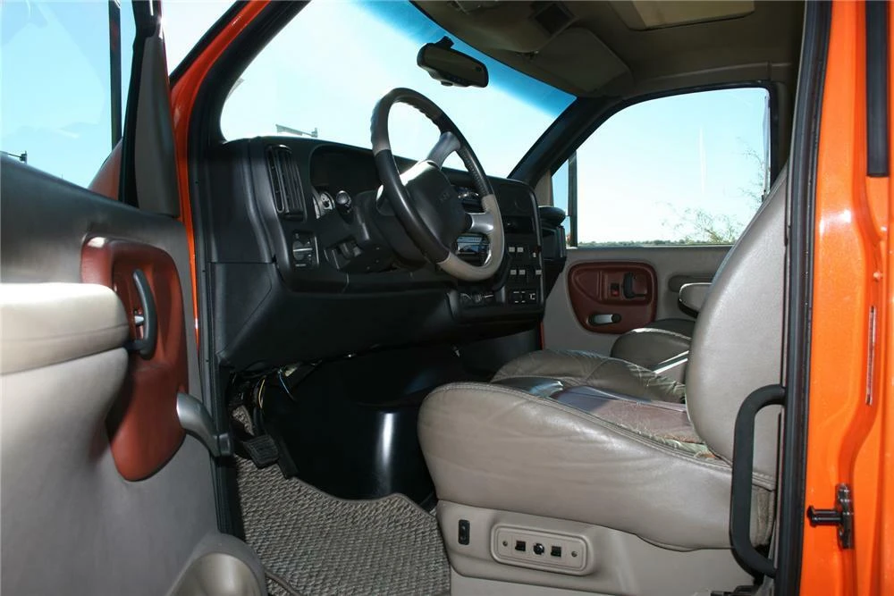 2003 GMC TopKick - Image 2 of 2