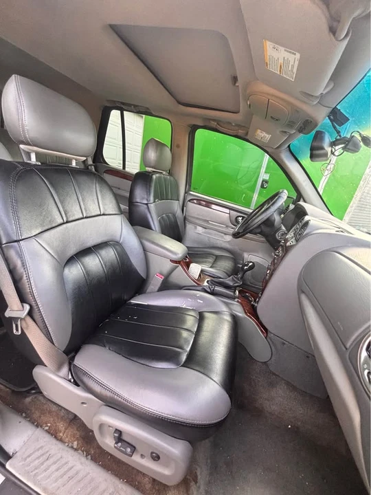 2003 GMC Envoy - Image 4 of 5