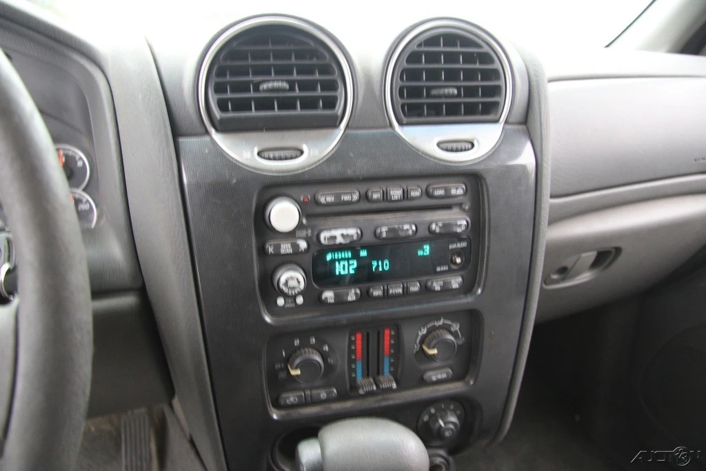 2003 GMC Envoy - Image 16 of 21