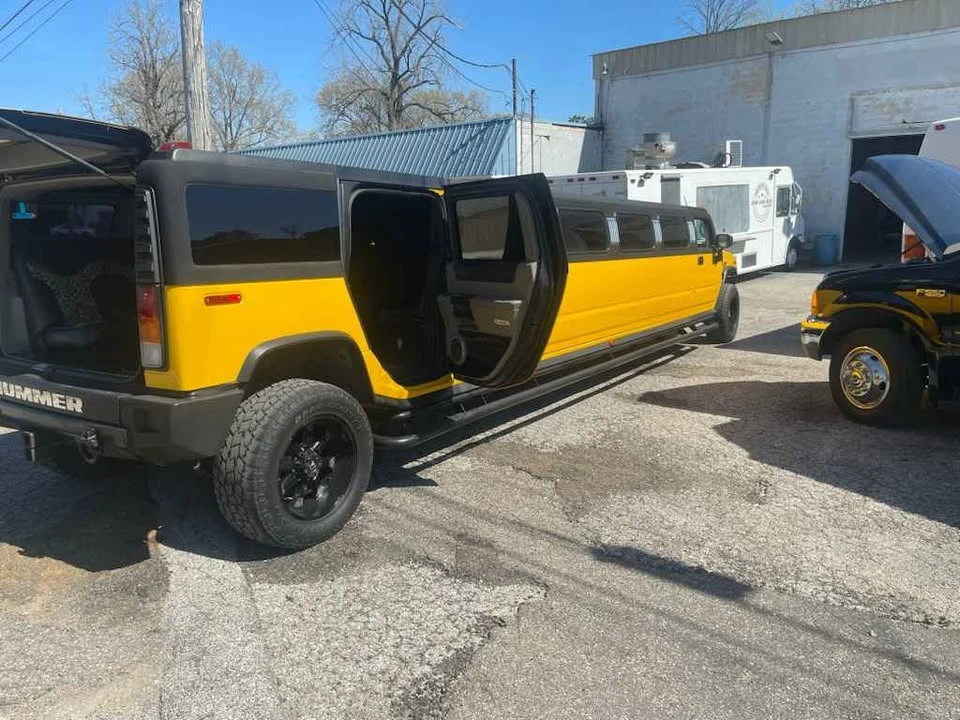 2003 GMC Hummer EV - Image 11 of 19