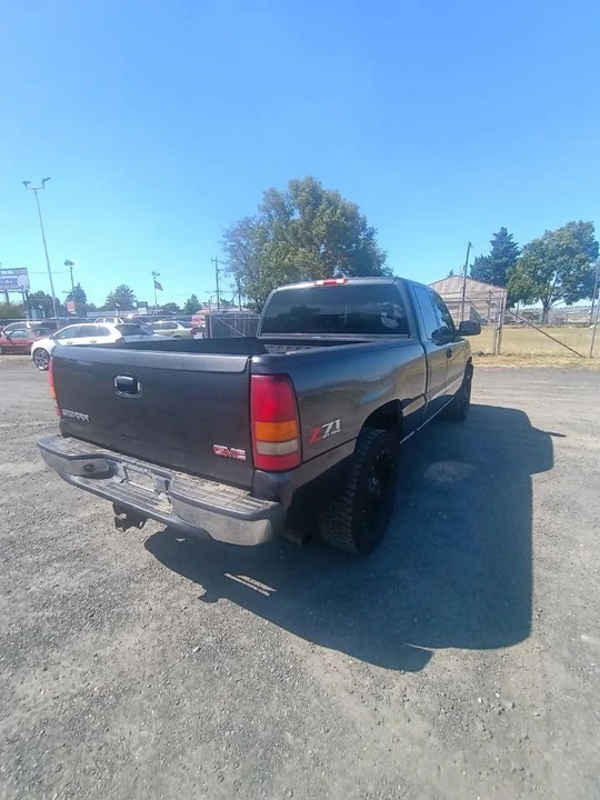 2003 GMC Sierra 2nd Gen - Image 5 of 7