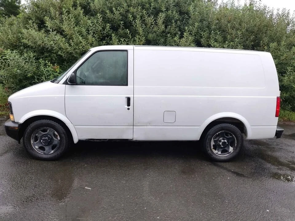2003 GMC Savana - Image 3 of 12