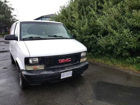 2003 GMC Safari Cargo