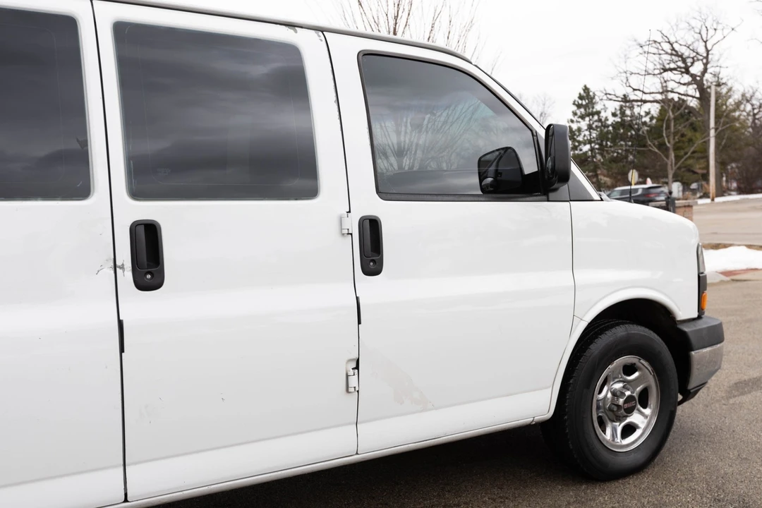 2003 GMC Savana - Image 13 of 21