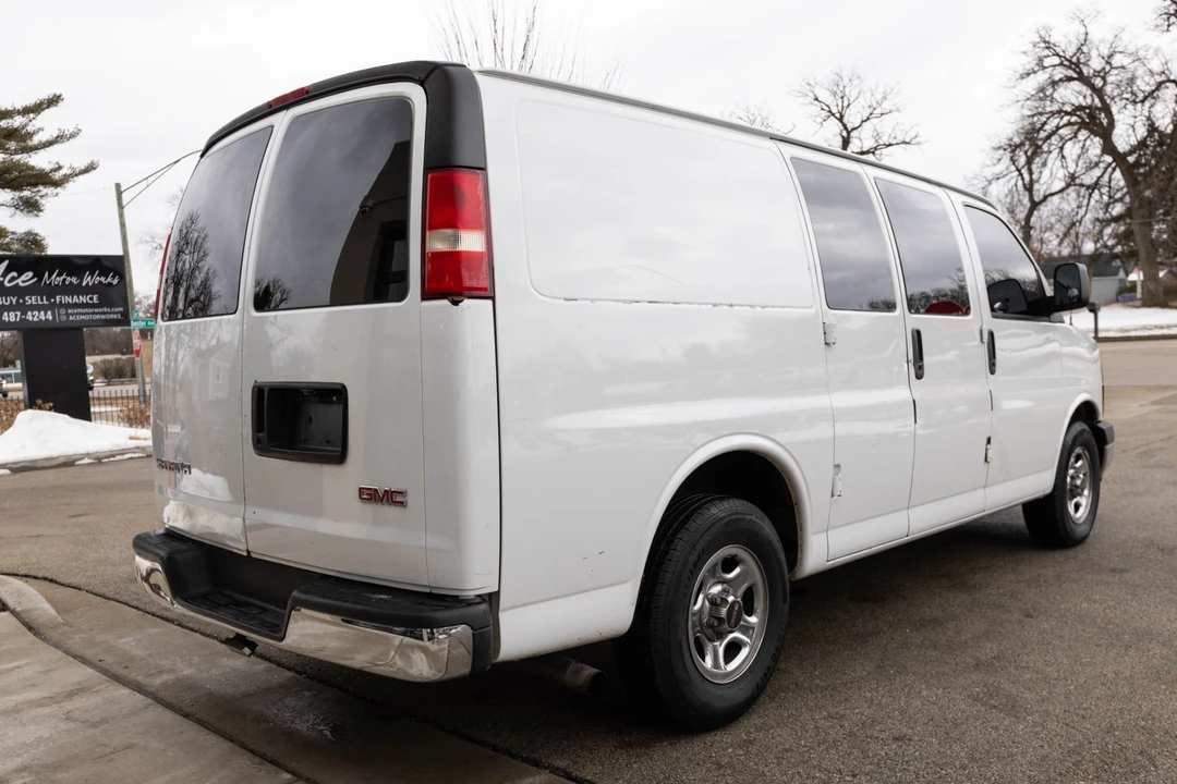 2003 GMC Savana - Image 9 of 21