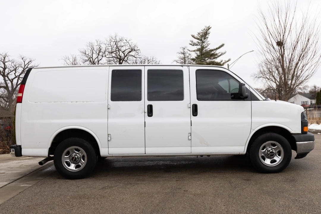 2003 GMC Savana - Image 10 of 21