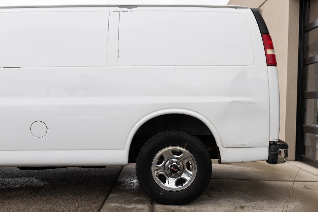 2003 GMC Savana - Image 6 of 21