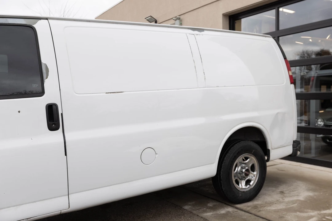 2003 GMC Savana - Image 5 of 21
