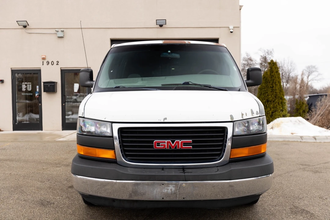 2003 GMC Savana - Image 16 of 21