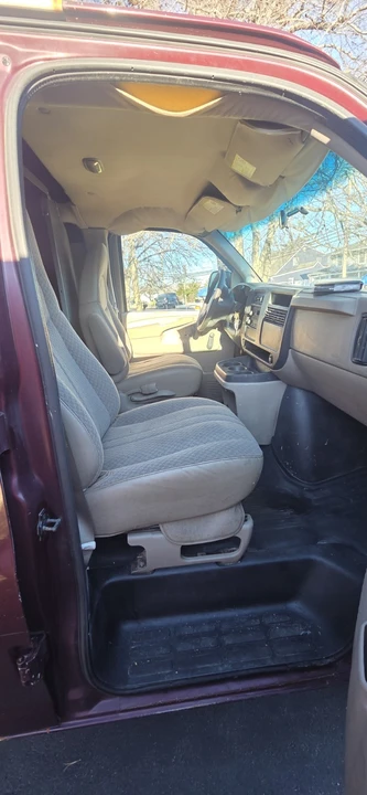 2003 GMC Savana - Image 12 of 17