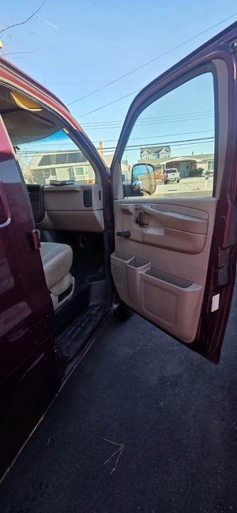 2003 GMC Savana - Image 13 of 17
