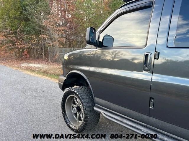 2003 GMC Savana - Image 10 of 12
