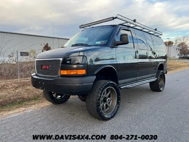 2003 GMC Savana - Image 2 of 12