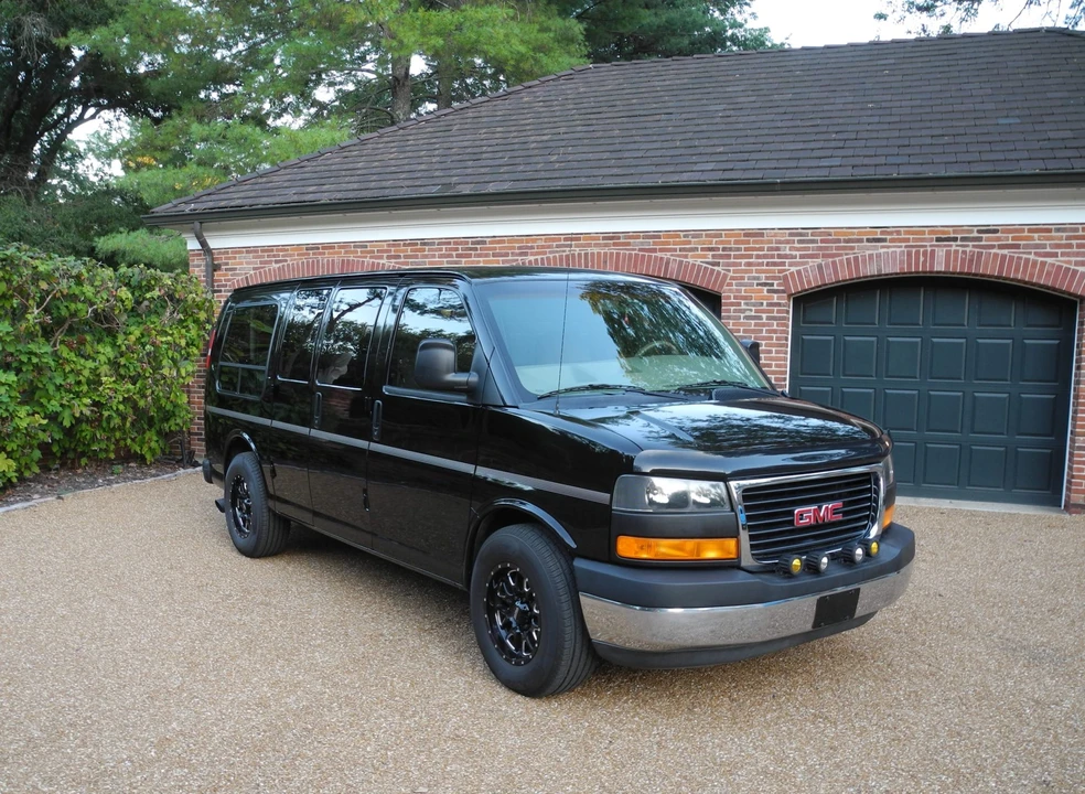 2003 GMC Savana - Image 5 of 31