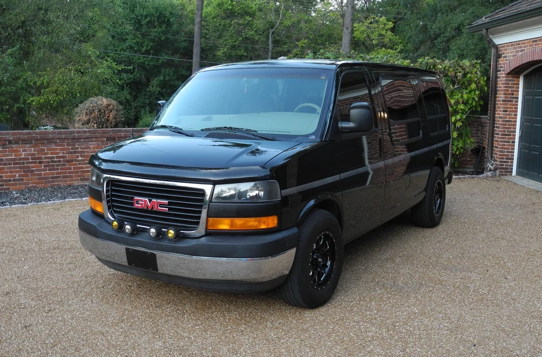 2003 GMC Savana - Image 18 of 31